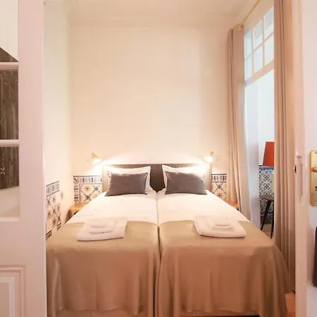 Downtown Lisbon's New Pearl: Luxury, Comfort & Location In Historic E... Apartman Lisboa