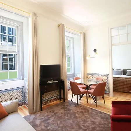 Downtown Lisbon's New Pearl: Luxury, Comfort & Location In Historic E... Апартаменты Лиссабон