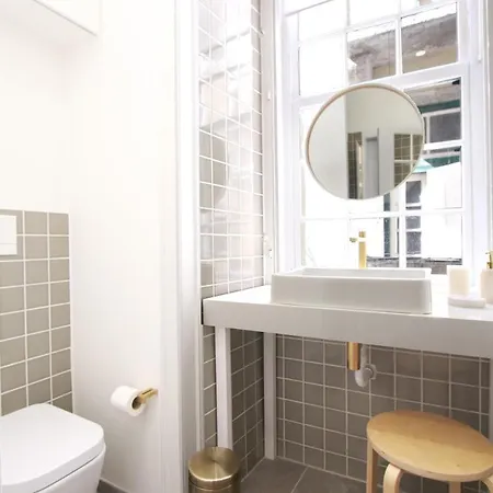 Downtown Lisbon's New Pearl: Luxury, Comfort & Location In Historic E... *